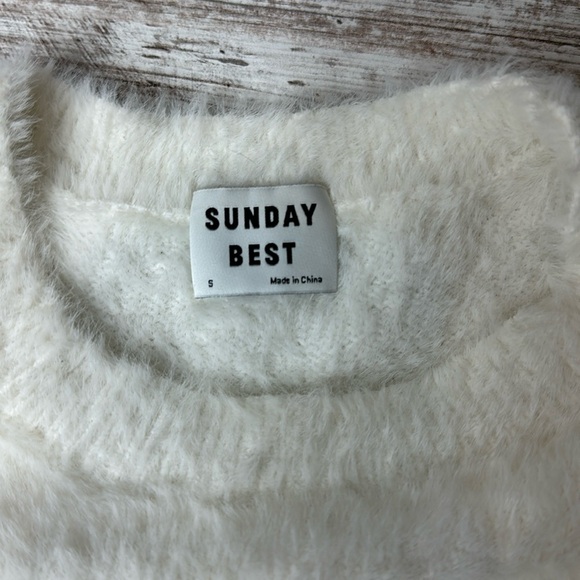 Aritzia Sunday Best Kitten Sweater Size Small - Picture 5 of 8